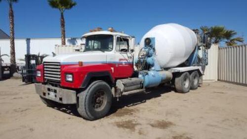 1995 MACK RD600 MIXER TRUCK, diesel, 9-speed, pto, in-cab controls, 10.5 cubic yard mixer, 50 gal water tank, booster axle, alum wheels, (3) extra 4' chute extensions. s/n:1M2P264C2SM018863