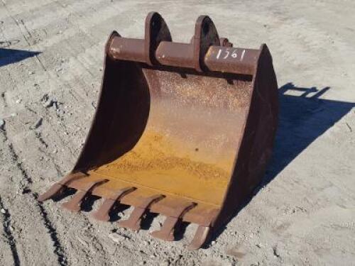 36" GP BUCKET **(LOCATED IN COLTON, CA)**