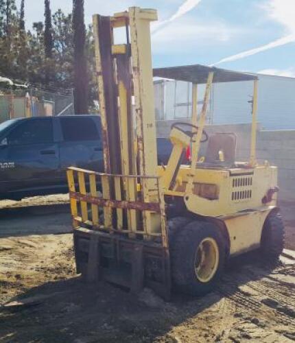 s**BAKER FJF060M04 FORKLIFT, 6,000#, 104" mast, 2-stage, gasoline, canopy. s/n:37067 **(DOES NOT RUN)**