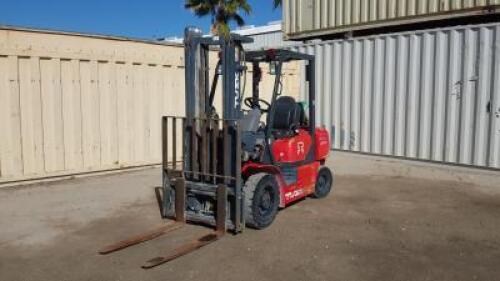 s**2006 TUSK 500 PG-14 FORKLIFT, 5,000#, 80" mast, 3-stage, 188" lift, sideshift, lpg, canopy, 1,476 hours indicated. s/n:592970A