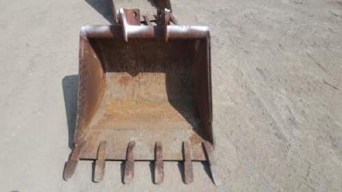 38" GP BUCKET **(LOCATED IN COLTON, CA)**