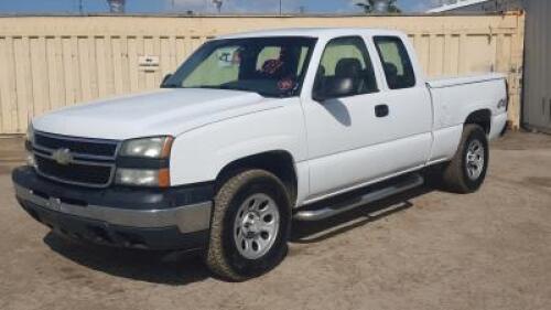 s**2007 CHEVROLET SILVERADO 1500 EXTENDED CAB PICKUP TRUCK, 5.3L gasoline, automatic, 4x4, a/c. s/n:1GCEK19Z47Z123569