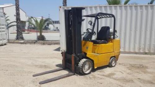 YALE GLC060RDNUAE083 FORKLIFT, 6,000#, 80" mast, 3-stage, 190" lift, tilt, lpg, canopy. s/n:N472713