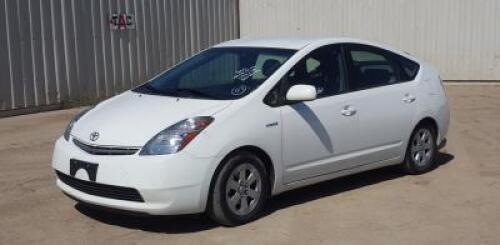 s**2008 TOYOTA PRIUS HATCHBACK SEDAN, 1.5L gasoline hybrid, automatic, a/c, pw, pdl, pm, 68,664 miles indicated. s/n:JTDKB20U683454166