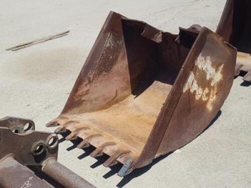 36" GP BUCKET, fits loader backhoe. **(LOCATED IN COLTON, CA)**