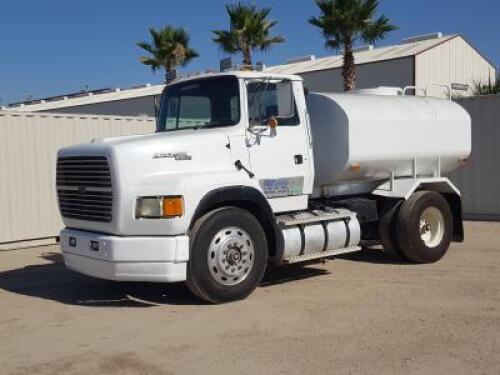 1993 FORD L9000 2,000 GALLON BOBTAIL WATER TANK TRUCK, Detroit 285hp diesel, 8-speed, 12,000# front, 22,700# rear, tow package. s/n:1FTYS95B5PVA13030