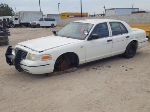 s**2000 FORD CROWN VICTORIA SEDAN, 4.6L gasoline, automatic, a/c, pw, pdl, pm. s/n:2FAFP71WXYX168863 **(DEALER, DISMANTLER, OUT OF STATE BUYER, OFF-HIGHWAY USE ONLY)** **(DOES NOT RUN)**