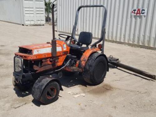 KUBOTA UTILITY TRACTOR, 3cyl diesel, pto, 3-point hitch, 10' top seal blade. s/n:515HOHSE