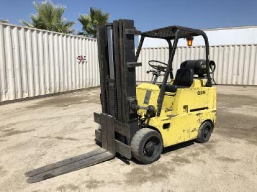 CLARK CF60 FORKLIFT, 6,000#, 80" mast, 3-stage, 130" lift, tilt, lpg, canopy. s/n:CF60-257-881168