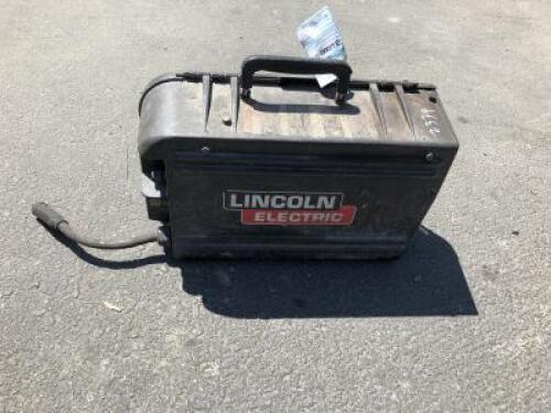 LINCOLN ELECTRIC LN-25 PRO PORTABLE WIRE FEED WELDER, electric. s/n:U1130101688 **(LOCATED IN COLTON, CA)**