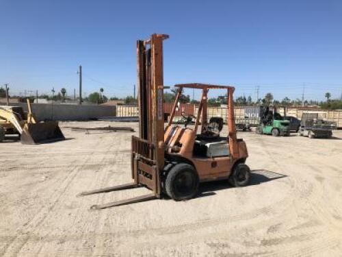 TOYOTA 40-2FG20 FORKLIFT, 4,000#, 107" mast, 2-stage, 4cyl gasoline, canopy. s/n:40-2FG20-12137 **(DOES NOT RUN)**
