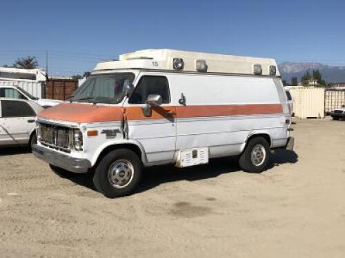 s**1990 CHEVROLET 30 AMBULANCE, 5.7L gasoline, automatic, a/c. s/n:1GCGG35K317113524 **(DEALER, DISMANTLER, OUT OF STATE BUYER, OFF-HIGHWAY USE ONLY)** **(DOES NOT RUN)**