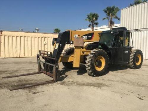 2015 CATERPILLAR TL943 ROUGH TERRAIN REACH FORKLIFT, 9,000#, 43' reach, 3-stage, outriggers, 4x4x4, tilt, diesel, cab w/air and heat, 1,832 hours indicated. s/n:THH01712