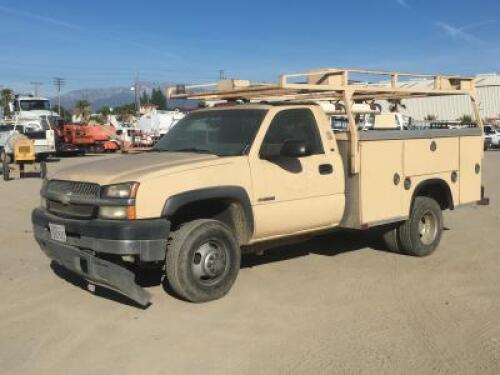2003 CHEVROLET SILVERADO 3500 UTILITY TRUCK, 8.1L gasoline, automatic, a/c, pw, pdl, pm, 10' utility body, ladder rack, tow package. s/n:1GBJC34G23E256530 **(OUT OF STATE BUYER ONLY)** **(DOES NOT RUN)**