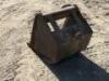 24" GP BUCKET, Wain Roy adapter. **(LOCATED IN COLTON, CA)** - 4