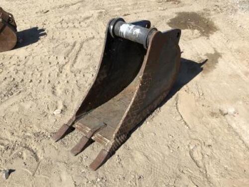 CENTRAL FABRICATORS 16" GP BUCKET, fits backhoe. **(LOCATED IN COLTON, CA)**