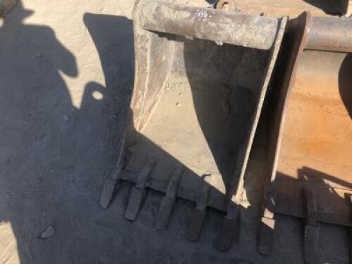 24" WAINROY XLS GP BUCKET **(LOCATED IN COLTON, CA)**