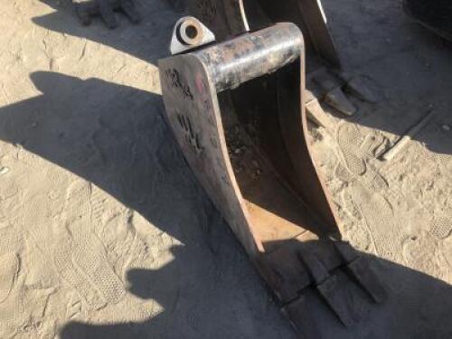 12" WAINROY XLS GP BUCKET **(LOCATED IN COLTON, CA)**