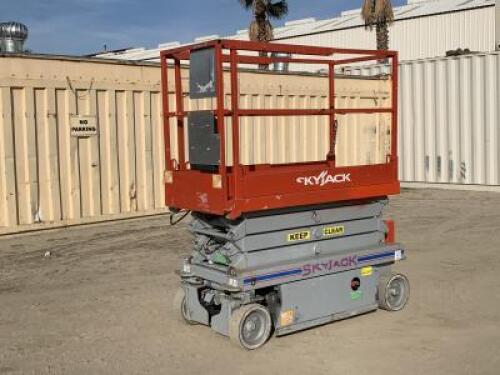 2012 SKYJACK SJIII3219 SCISSORLIFT, electric, 19' lift, extendable platform, 159 hours indicated. s/n:22040324