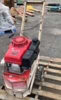 EDCO DY1-11H CONCRETE GRINDER, Honda gasoline. s/n:5L-290 --(LOCATED IN COLTON, CA)--