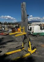 SUMNER MATERIAL LIFT, 23' lift. s/n:42072 --(LOCATED IN COLTON, CA)--