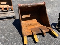 TAG 24" GP BUCKET, fits excavator. s/n:199908-97 --(LOCATED IN COLTON, CA)--