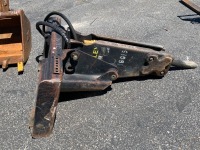 2016 STANLEY MB05S02 HYDRAULIC BREAKER ATTACHMENT, fits skidsteer. s/n:62016015 --(LOCATED IN COLTON, CA)--