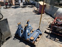 PALLET OF APPROX. (3) JACK STANDS & FLOOR JACK --(LOCATED IN COLTON, CA)--