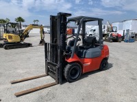 2006 TOYOTA 7FGU25 FORKLIFT, 5,000#, 80" mast, 3-stage, 189" lift, sideshift, fork positioners, lpg, canopy. s/n:83380