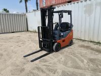 2015 TOYOTA 8FGCU15 FORKLIFT, 3,000#, 80" mast, 3-stage, 189" lift, sideshift, lpg, canopy, solid tires. s/n:32943