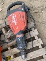 2019 HILTI TE1000-AVR DEMO HAMMER, electric. s/n:125853 --(LOCATED IN COLTON, CA)--