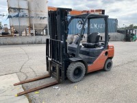 2014 TOYOTA 8FGU25 FORKLIFT, 5,000#, sideshift, dual fuel, canopy. s/n:8FGU25-64053